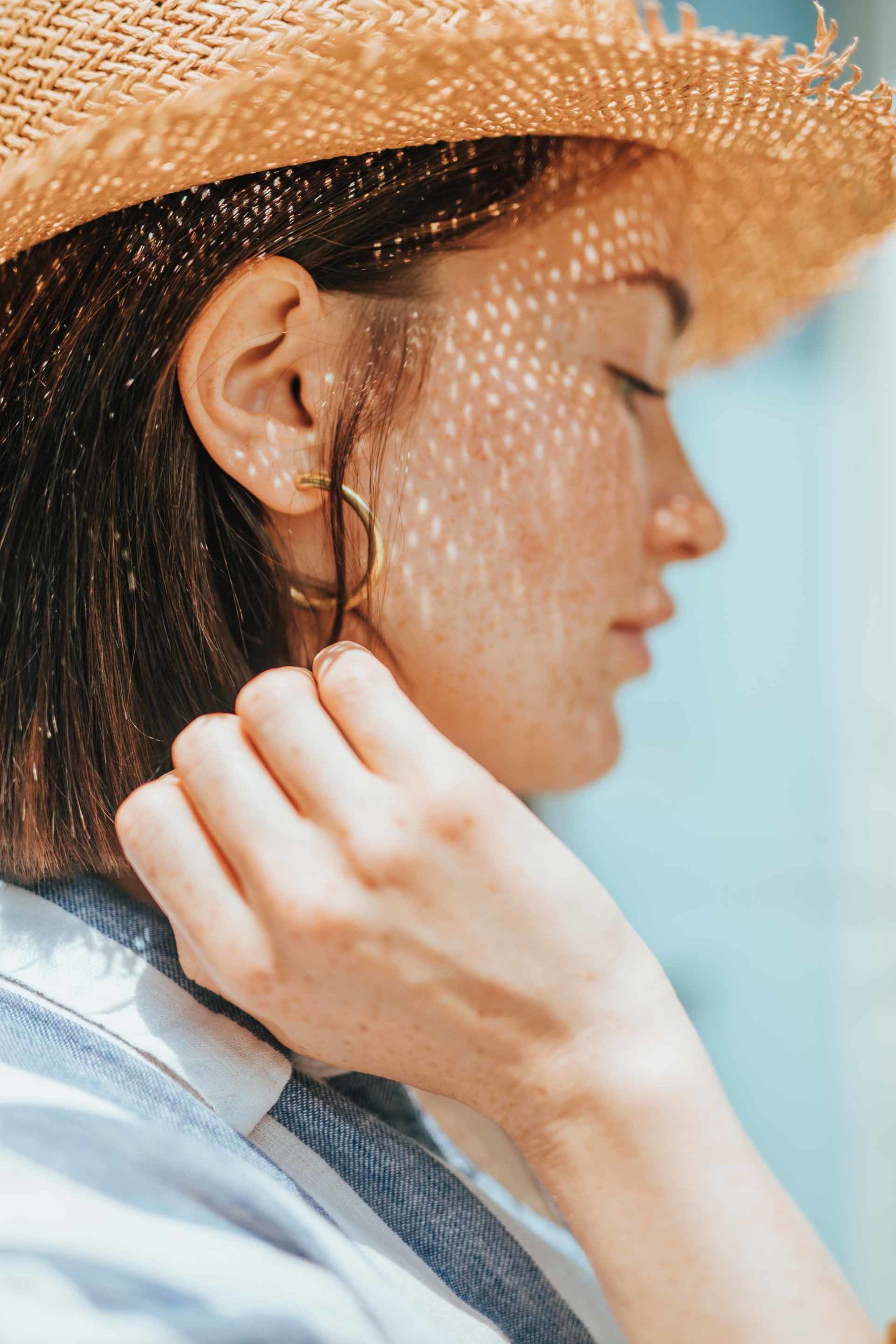 portrait-of-a-young-woman-with-freckles-DZGSL4A-scaled.jpg portrait-of-a-young-woman-with-freckles-DZGSL4A-scaled.jpg